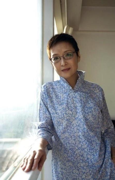 到了自然衰老气质优雅果然岁月从不败美人pg电子模拟器试玩被72岁胡因梦惊艳(图17)