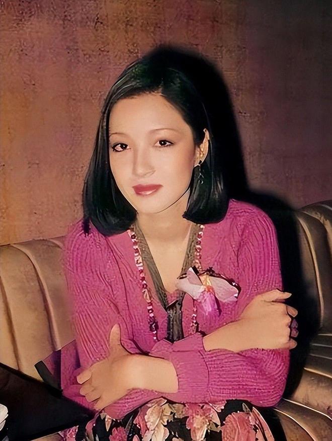 到了自然衰老气质优雅果然岁月从不败美人pg电子模拟器试玩被72岁胡因梦惊艳(图24)