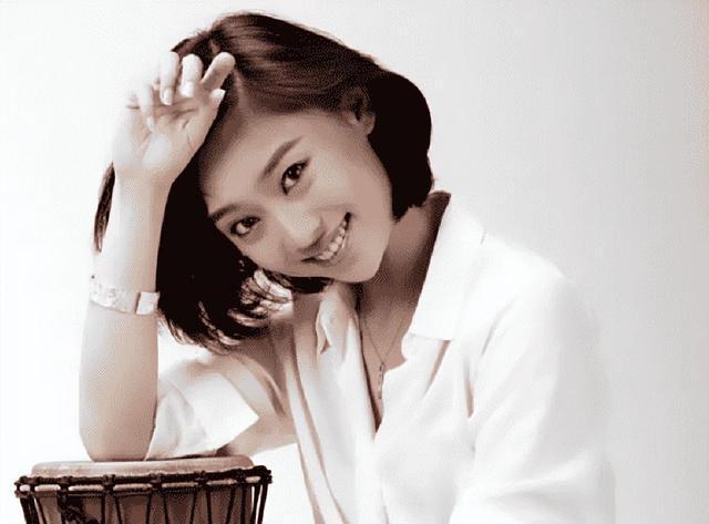 央视主持人李七月的现状令同行深思pg电子试玩入口是金子就会发光(图2)